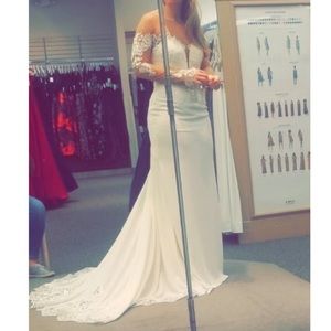 Ivory wedding dress and veil - Galina Signature